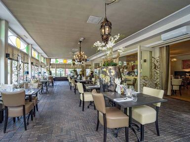 arestaurant2